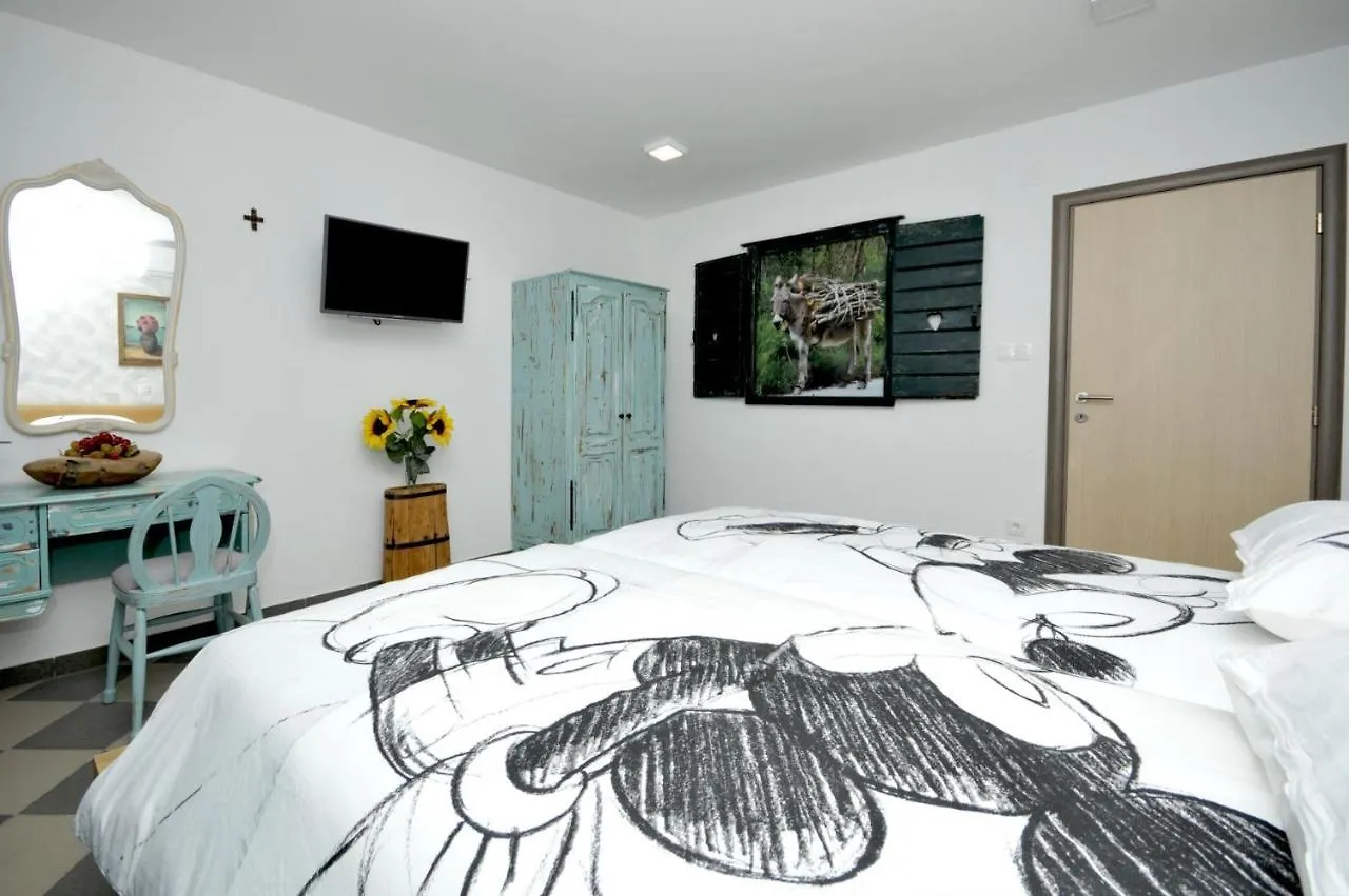 Stagnum Baba - Impressive Luxury Villa With Heated Pool, Hot Tub, Playroom And Upscale House Design Trogir