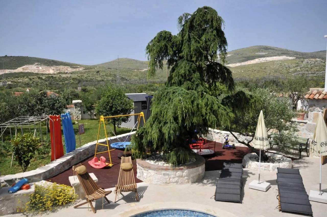 Stagnum Baba - Impressive Luxury Villa With Heated Pool, Hot Tub, Playroom And Upscale House Design Trogir 0*,  Croatia