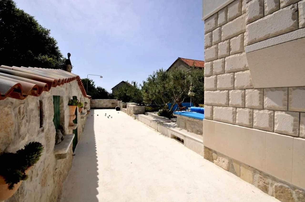 Stagnum Baba - Impressive Luxury Villa With Heated Pool, Hot Tub, Playroom And Upscale House Design Trogir 0*,