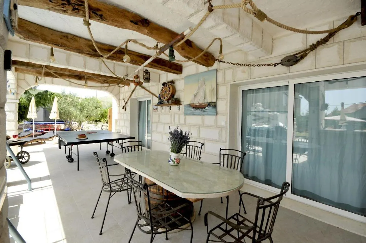 Stagnum Baba - Impressive Luxury Villa With Heated Pool, Hot Tub, Playroom And Upscale House Design Trogir
