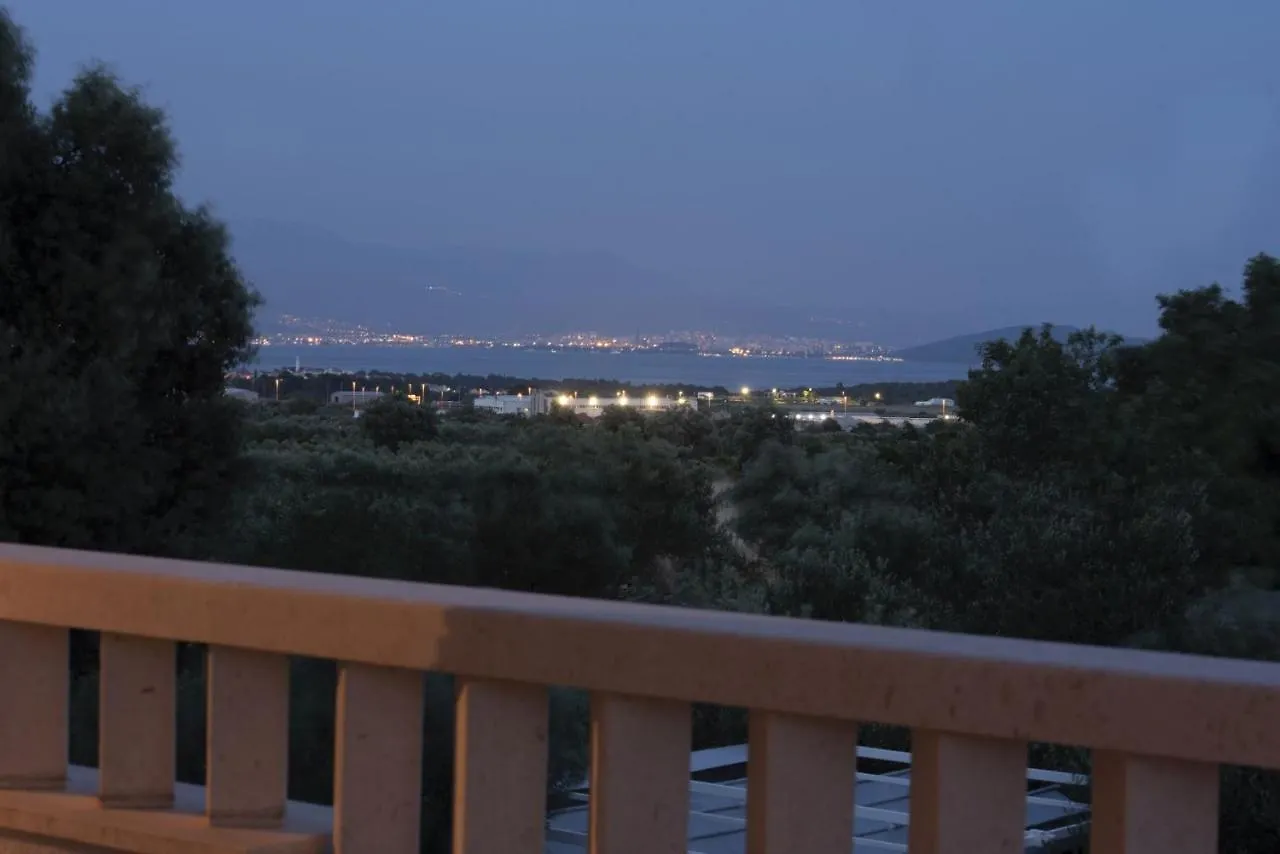 Stagnum Baba - Impressive Luxury Villa With Heated Pool, Hot Tub, Playroom And Upscale House Design Trogir Croatia
