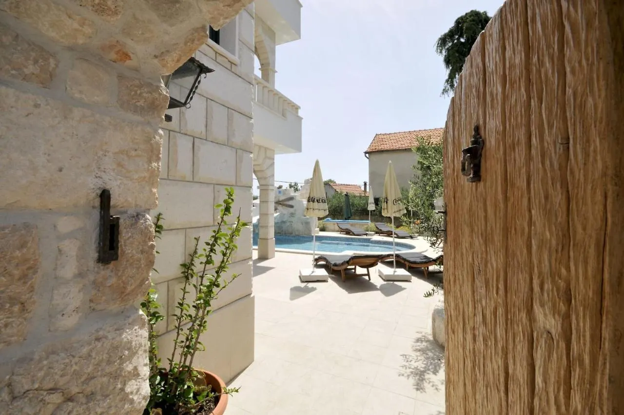 Stagnum Baba - Impressive Luxury Villa With Heated Pool, Hot Tub, Playroom And Upscale House Design Trogir Croatia
