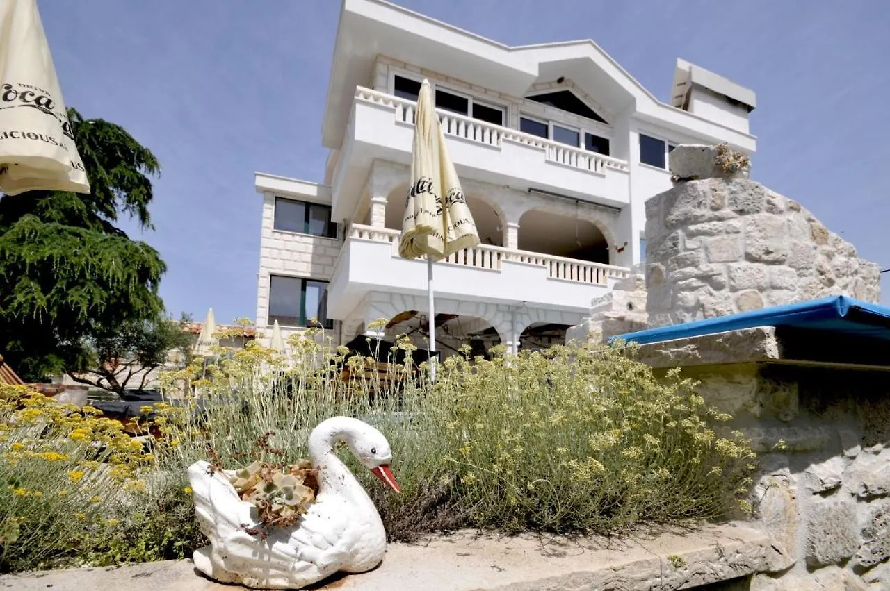 Stagnum Baba - Impressive Luxury Villa With Heated Pool, Hot Tub, Playroom And Upscale House Design Trogir