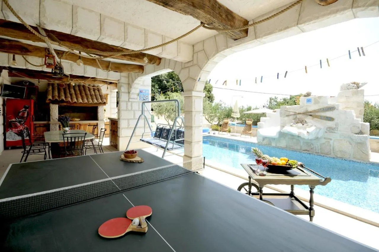 Stagnum Baba - Impressive Luxury Villa With Heated Pool, Hot Tub, Playroom And Upscale House Design Trogir 0*,