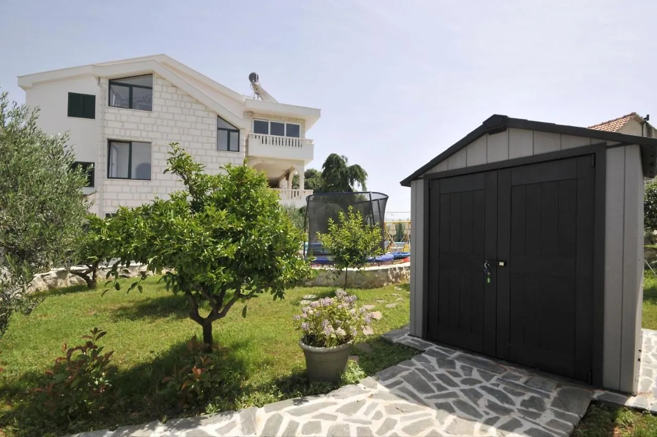 Stagnum Baba - Impressive Luxury Villa With Heated Pool, Hot Tub, Playroom And Upscale House Design Trogir