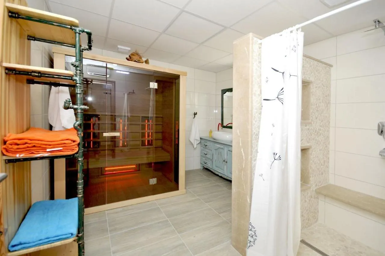 Stagnum Baba - Impressive Luxury Villa With Heated Pool, Hot Tub, Playroom And Upscale House Design Trogir 0*,