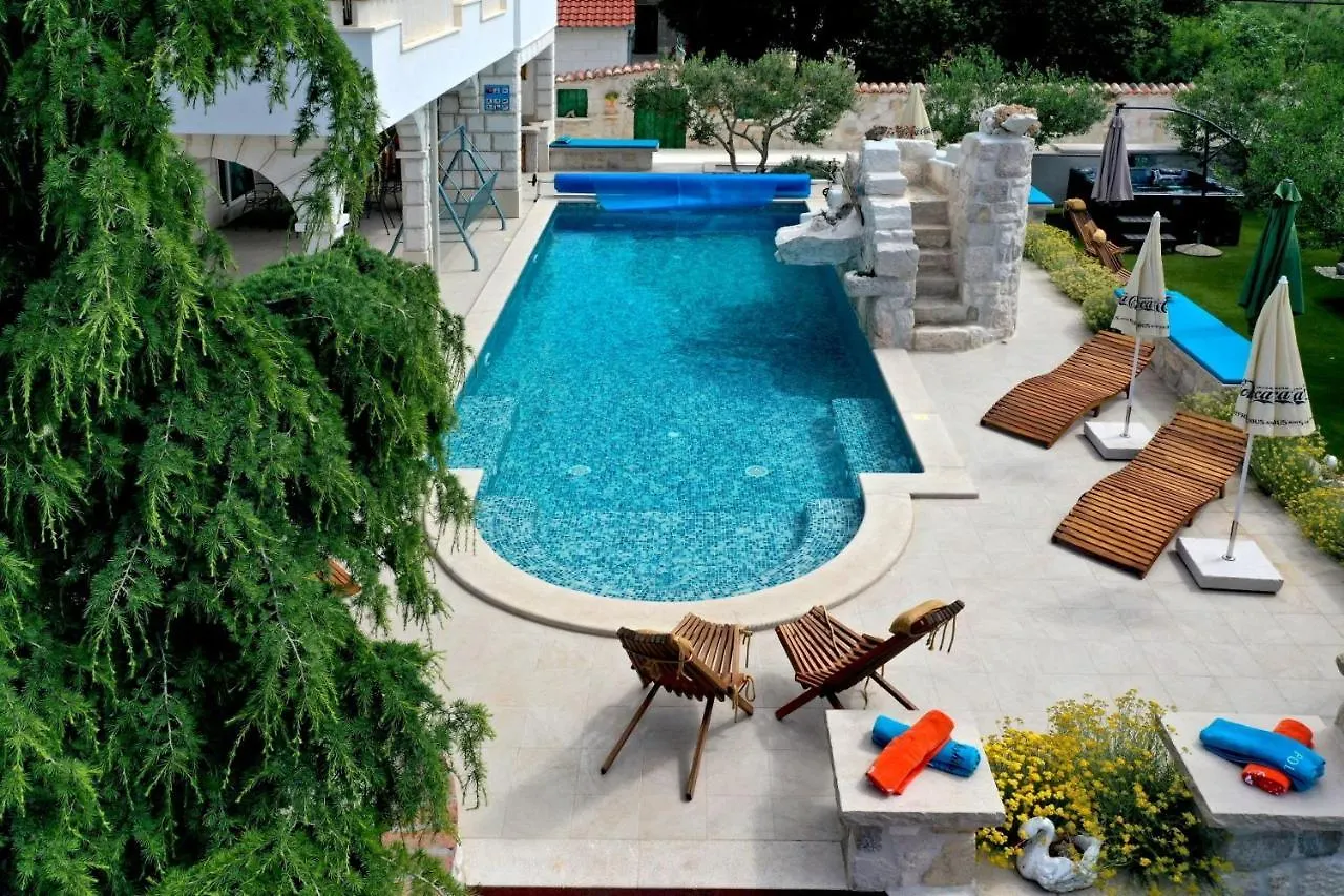 Stagnum Baba - Impressive Luxury Villa With Heated Pool, Hot Tub, Playroom And Upscale House Design Trogir Croatia