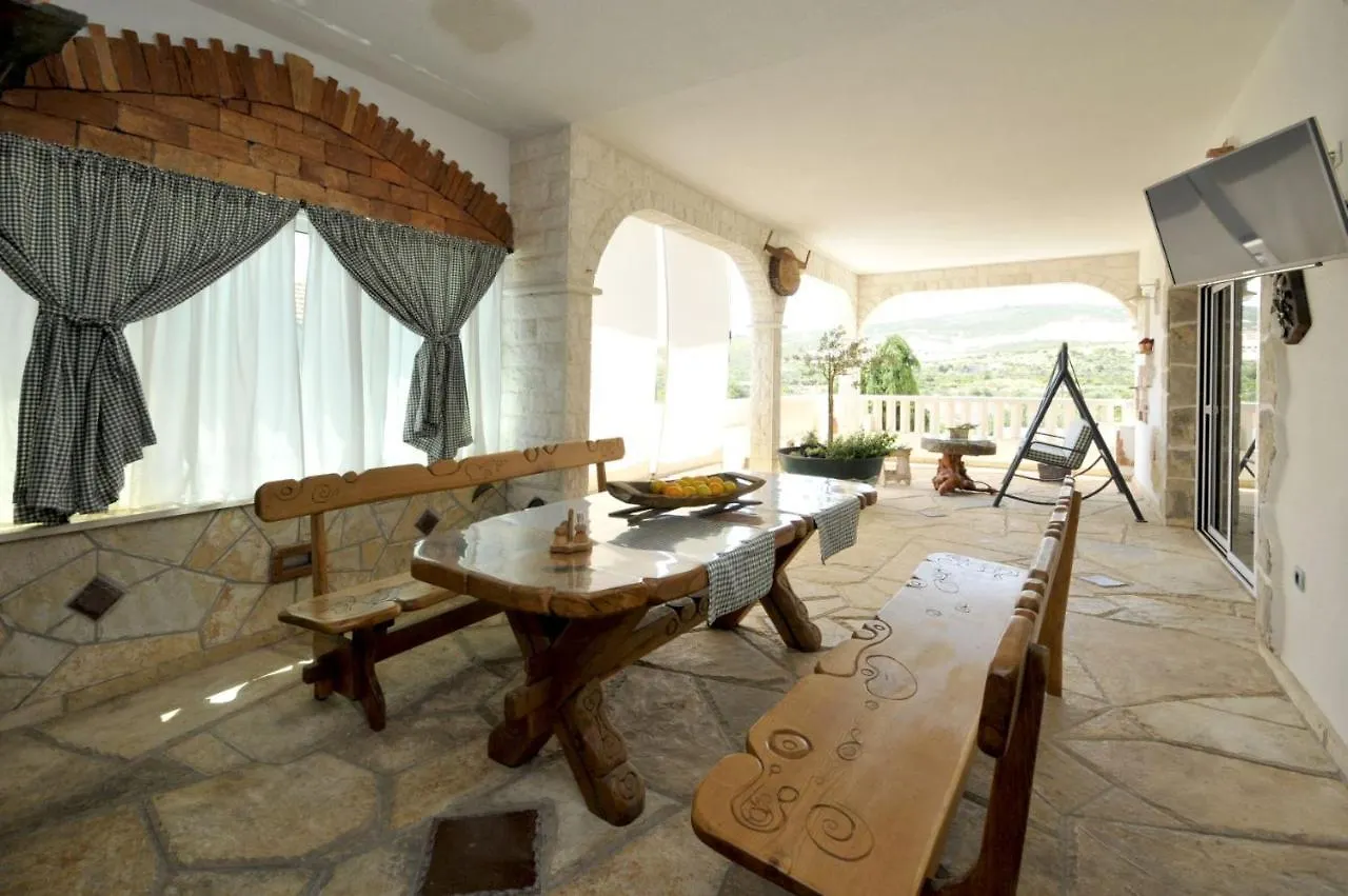 Stagnum Baba - Impressive Luxury Villa With Heated Pool, Hot Tub, Playroom And Upscale House Design Trogir