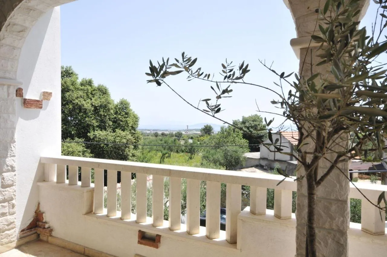 Stagnum Baba - Impressive Luxury Villa With Heated Pool, Hot Tub, Playroom And Upscale House Design Trogir