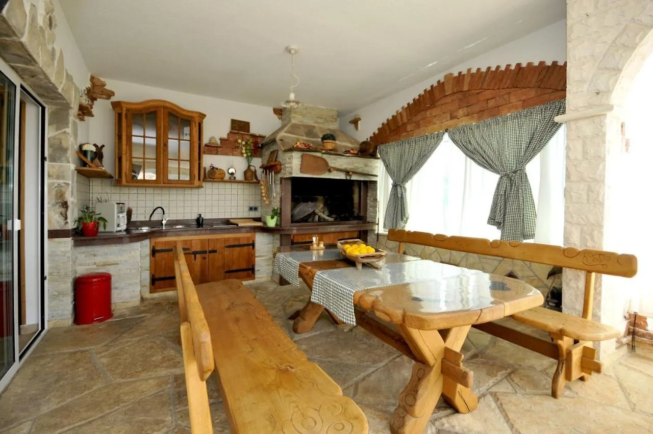 Stagnum Baba - Impressive Luxury Villa With Heated Pool, Hot Tub, Playroom And Upscale House Design Trogir
