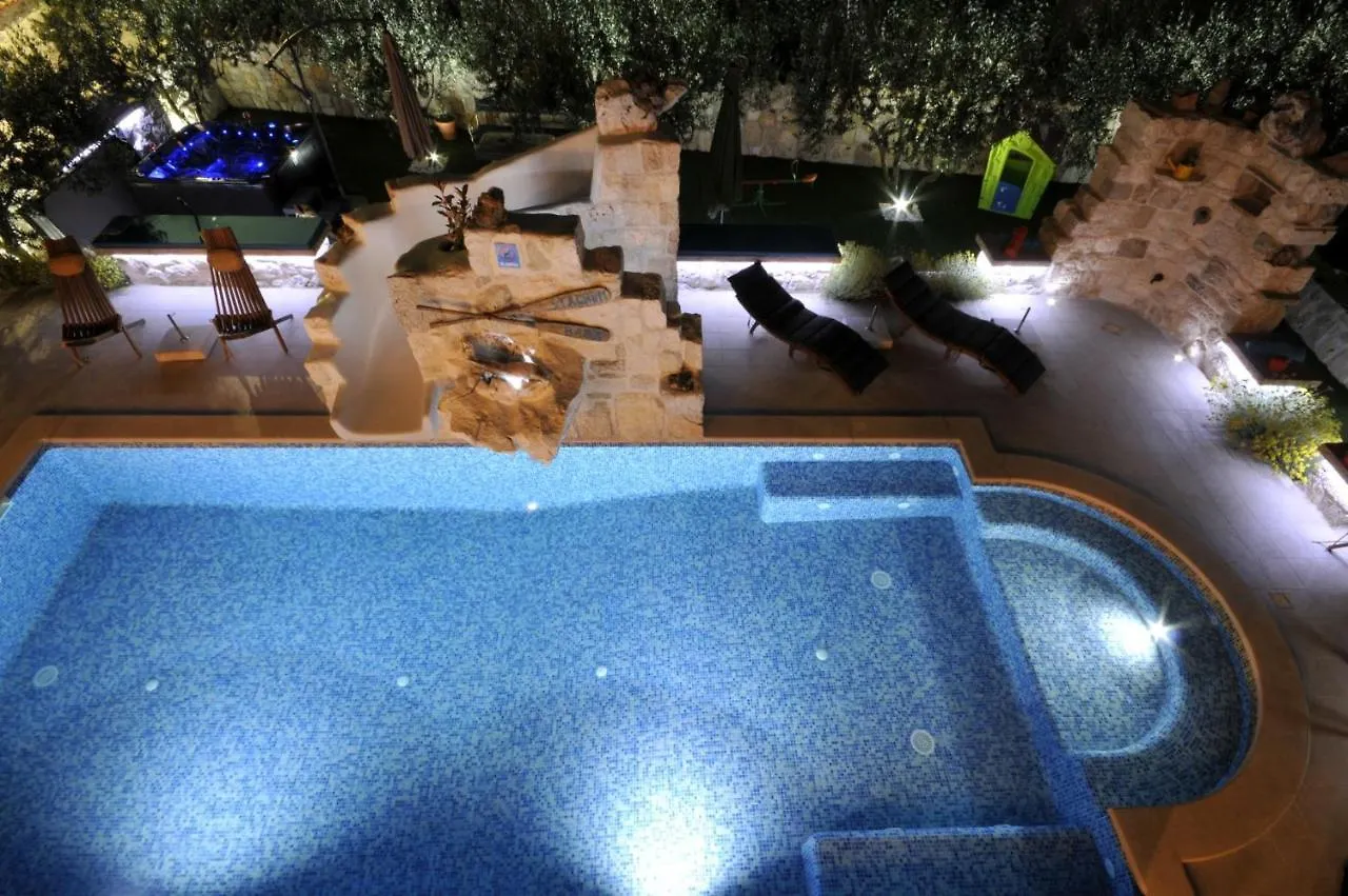 Stagnum Baba - Impressive Luxury Villa With Heated Pool, Hot Tub, Playroom And Upscale House Design Trogir 0*,  Croatia