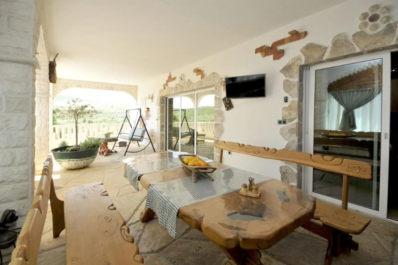 Stagnum Baba - Impressive Luxury Villa With Heated Pool, Hot Tub, Playroom And Upscale House Design Trogir