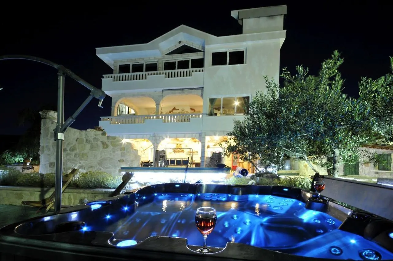 Stagnum Baba - Impressive Luxury Villa With Heated Pool, Hot Tub, Playroom And Upscale House Design Trogir Croatia