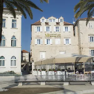 Xii Century Heritage Traù