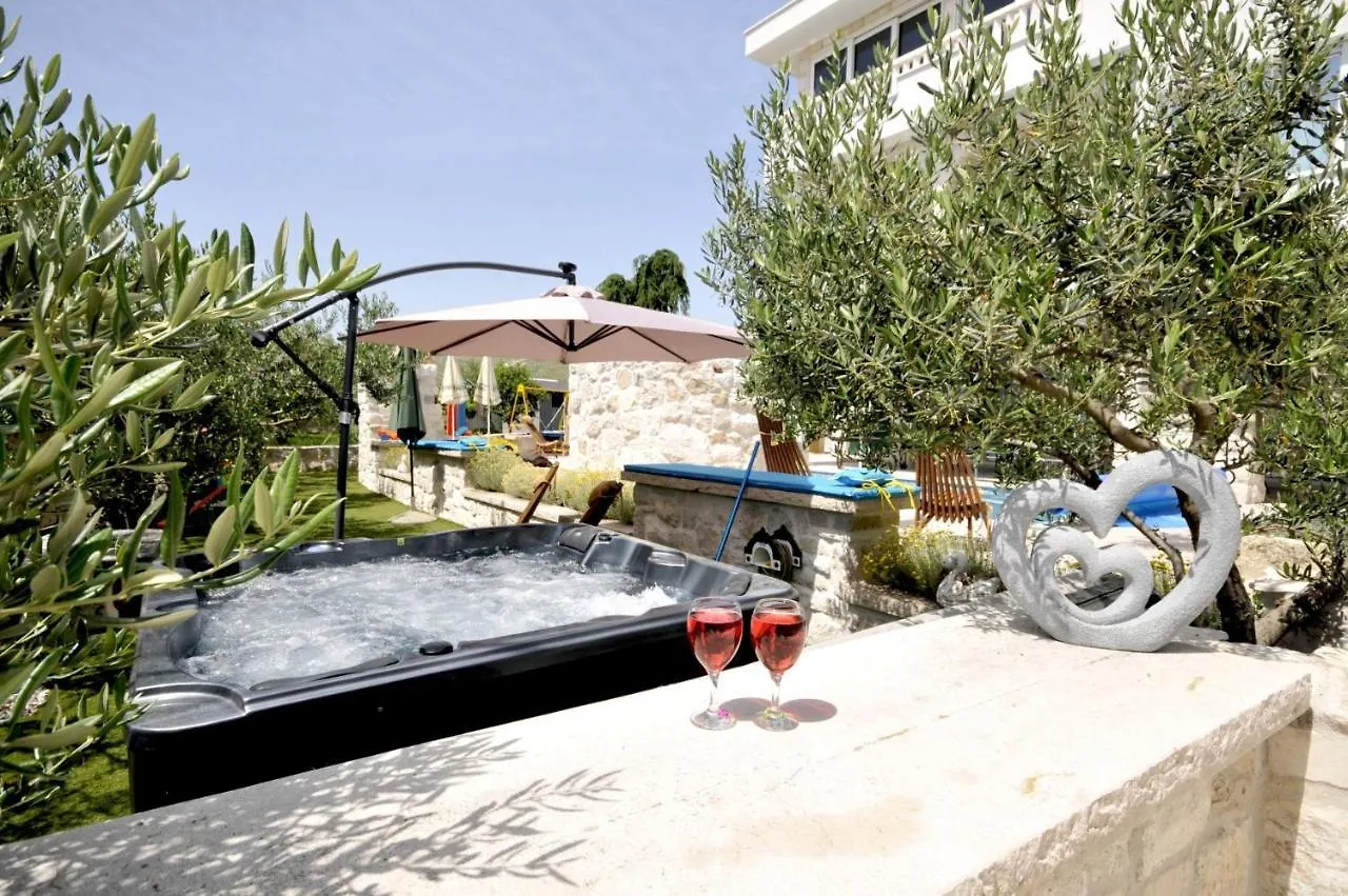 Stagnum Baba - Impressive Luxury Villa With Heated Pool, Hot Tub, Playroom And Upscale House Design Trogir