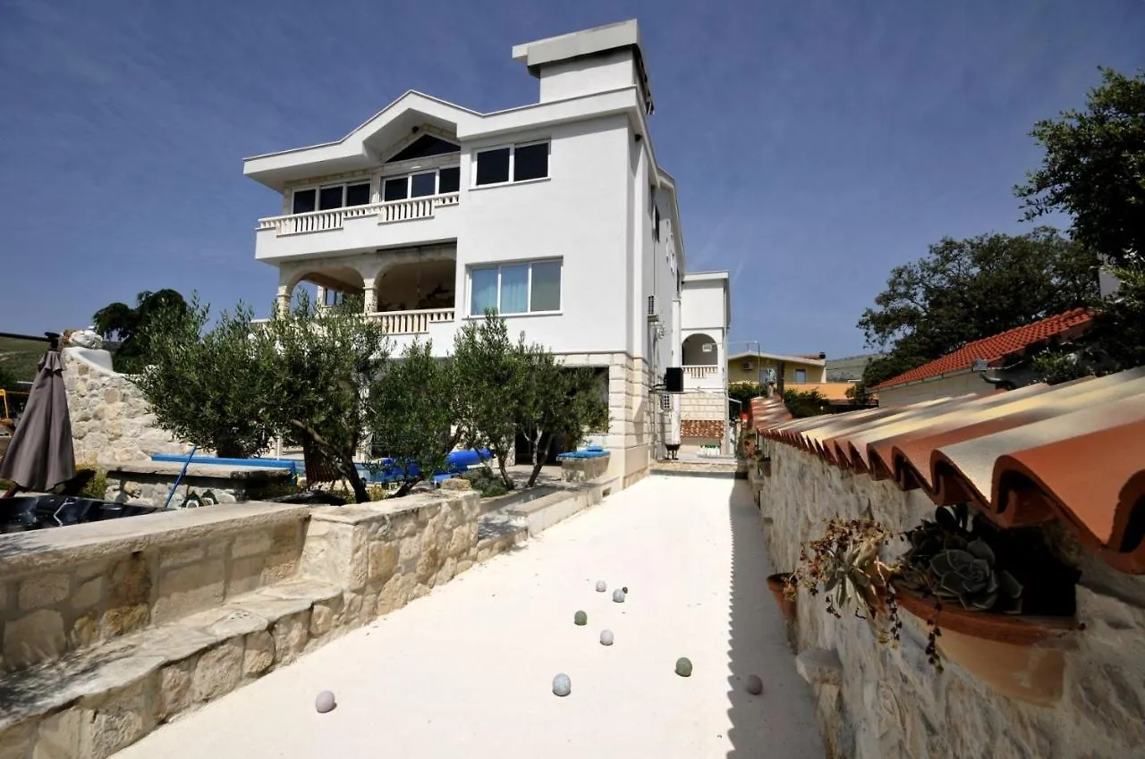 Stagnum Baba - Impressive Luxury Villa With Heated Pool, Hot Tub, Playroom And Upscale House Design Trogir Croatia